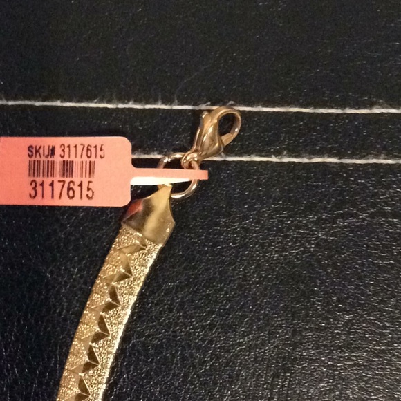 Chevron Omega Chain - Picture 4 of 6